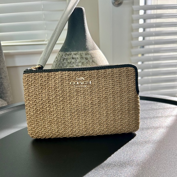 NEW! COACH LARGE STRAW WRISTLET - Picture 5 of 5